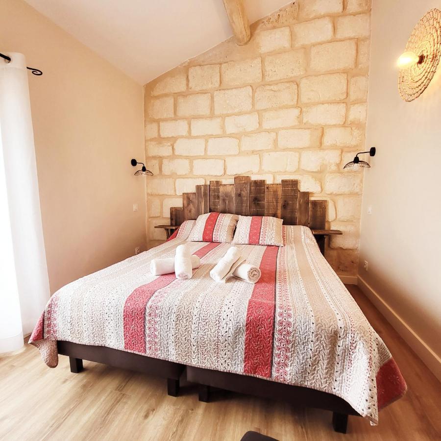 ヴォヴェール Manade Saint Louis Mas De La Paix Bed & Breakfast エクステリア 写真
