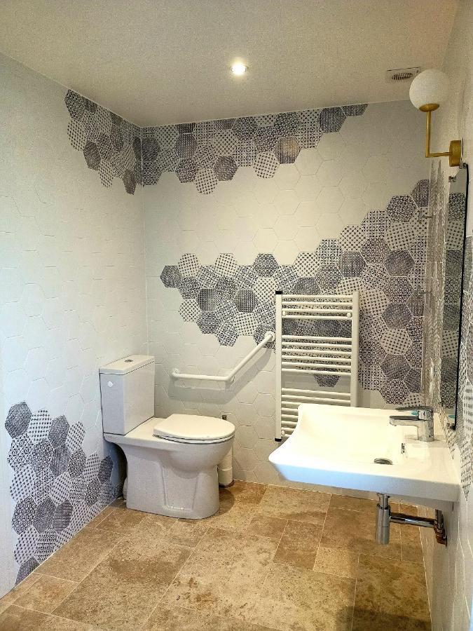 ヴォヴェール Manade Saint Louis Mas De La Paix Bed & Breakfast エクステリア 写真