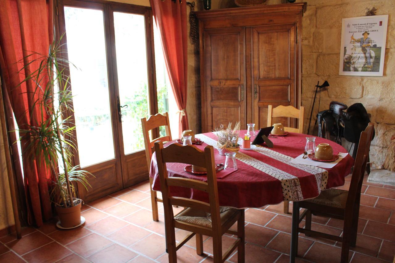 ヴォヴェール Manade Saint Louis Mas De La Paix Bed & Breakfast エクステリア 写真