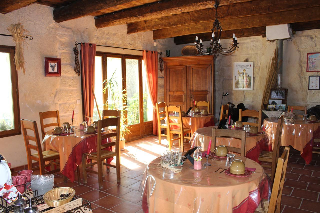 ヴォヴェール Manade Saint Louis Mas De La Paix Bed & Breakfast エクステリア 写真